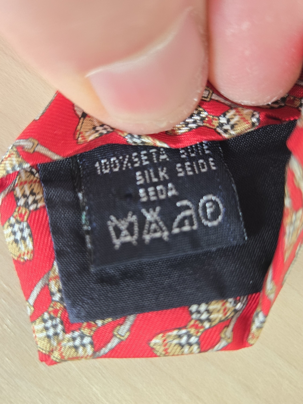 Burberry Red Silk Tie with Bow-Tie Motif - Picture 8 of 10